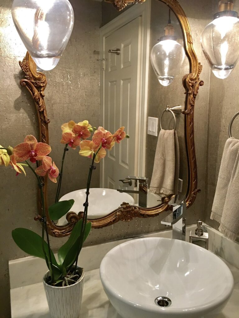 FANCY BATHROOM